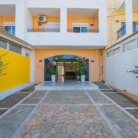 Matthias Hotel Apartments Adelianos Kampos Eksteriør billede
