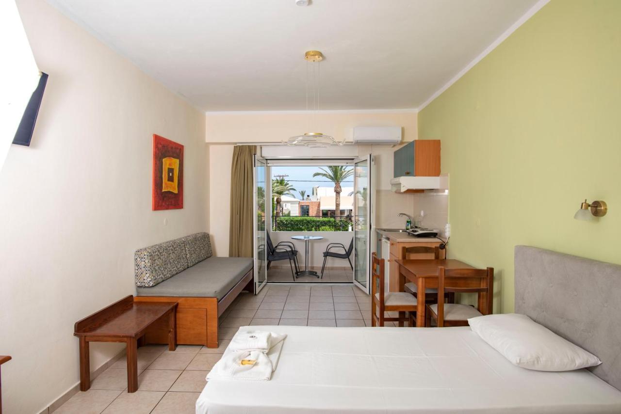 Matthias Hotel Apartments Adelianos Kampos Eksteriør billede